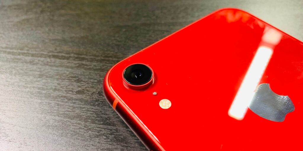 Many people have started buying old iPhones specifically for MAX. Image: lifehacker.ru. Photo.