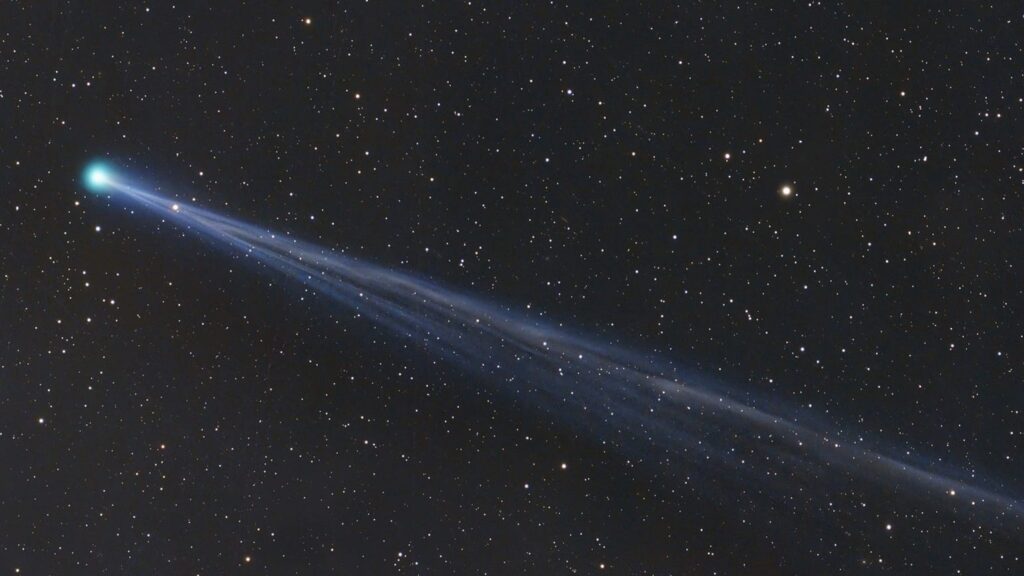 Comet C/2025 R3 (PanSTARRS) approaching peak brightness in April 2026. Image source: starwalk.space. Photo.