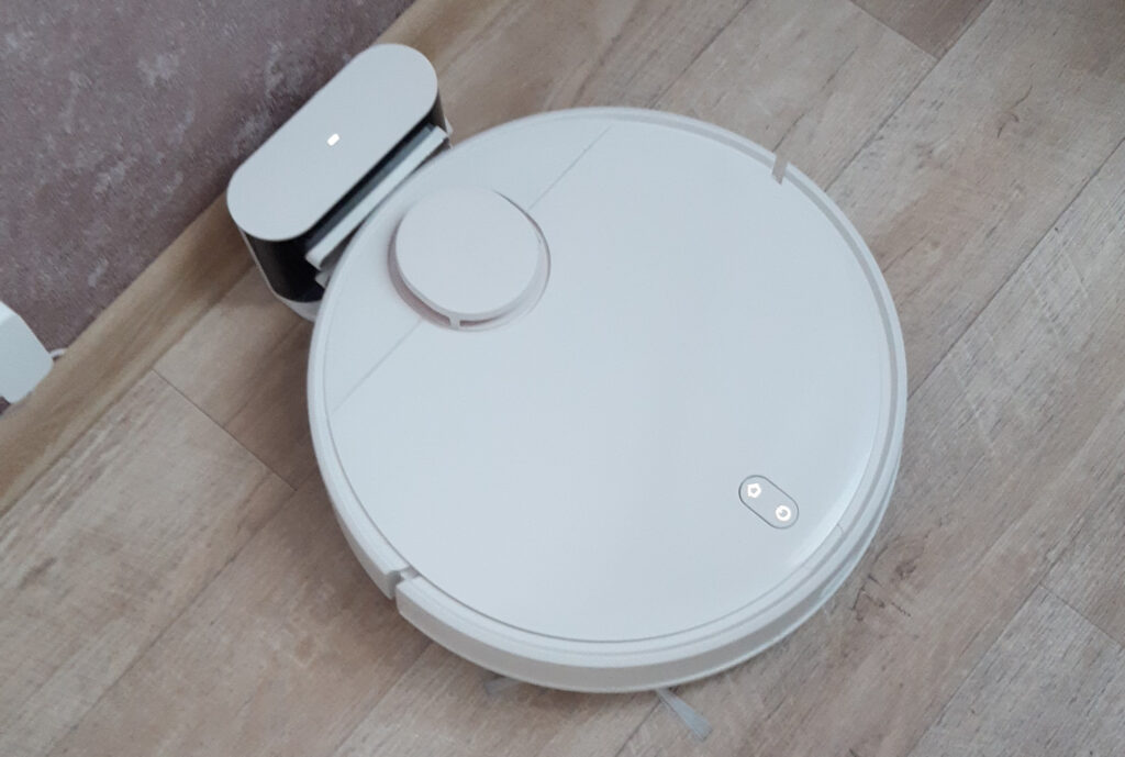 If your Xiaomi robot vacuum with the Russia region has stopped working, don't be surprised. Image: onlinetrade.ru