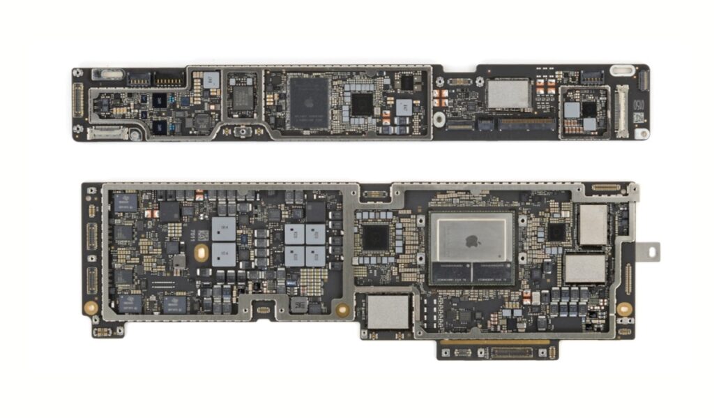 Compare the Neo motherboard (top) and Air (bottom). There's simply nowhere to put additional RAM. Image: cultofmac.com