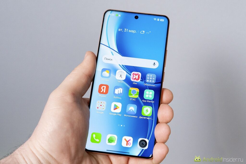 The screen is bright and the bezels are narrow. Photo.
