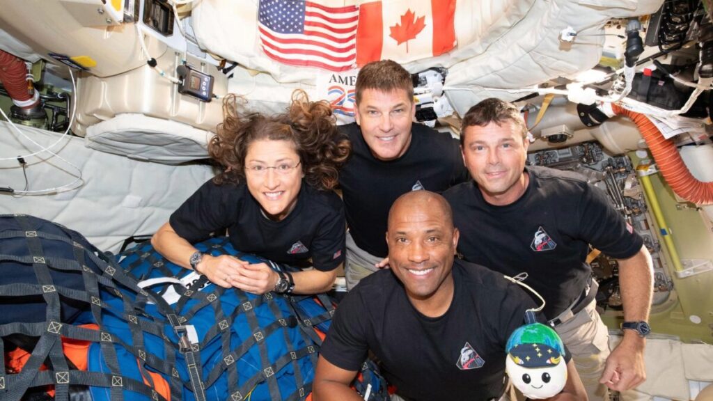 Astronauts in space sometimes face very unexpected problems. Photo.