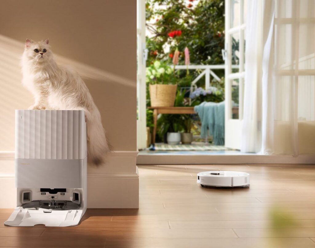 A vacuum ready to take on cleaning duties in a home with pets