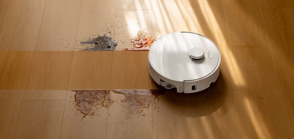 A flagship model that cleans on its own and doesn't require your involvement