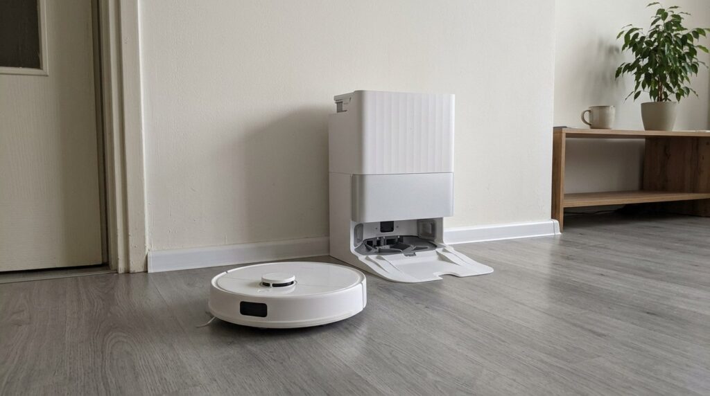 Roborock Qrevo C Pro robot vacuum with wet mopping. This model can mop with hot water. Wow. Photo.