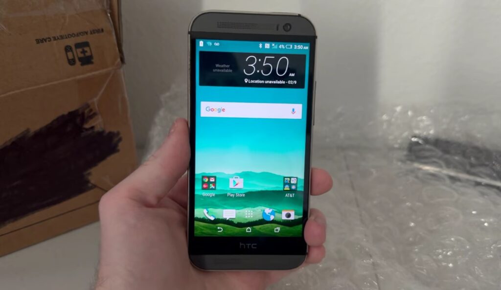 Using an old smartphone now is practically impossible. Image: CHANNEL RAMBLE