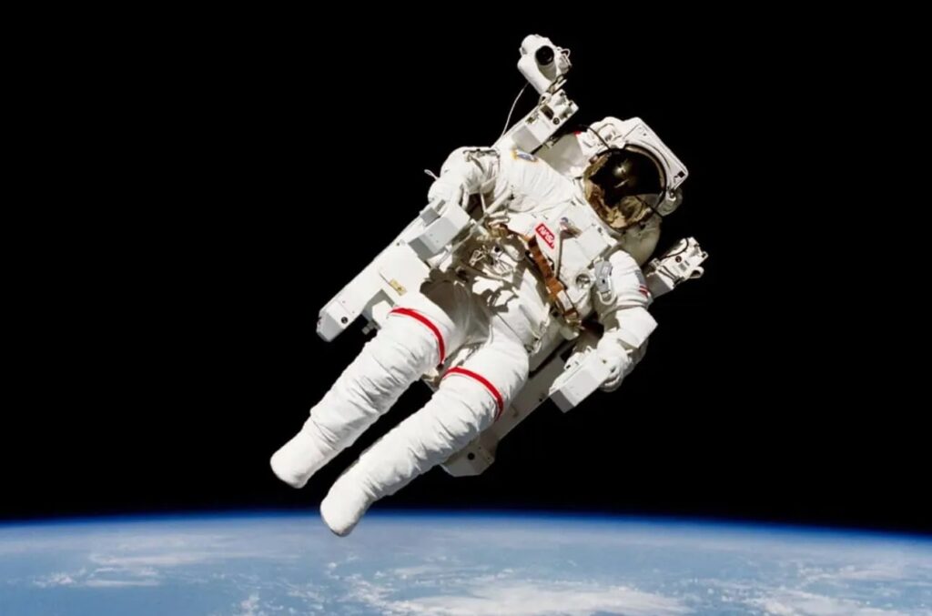 Astronaut Bruce McCandless in open space. Photo source: NASA. Photo.