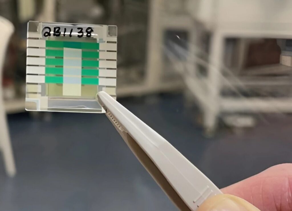 This device is the world's first fully functional experimental quantum battery. Photo.