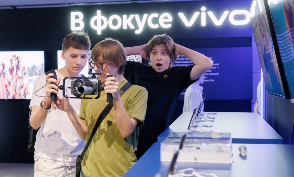 The vivo X300 Ultra was even shown in Moscow. Image: vivo