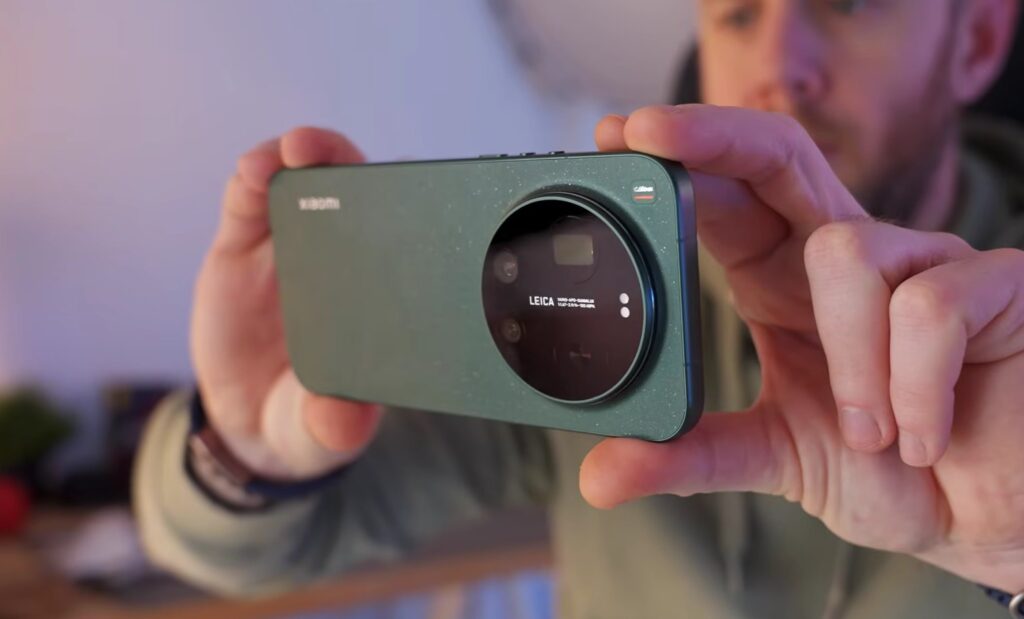 This is a camera phone that can truly blow your mind. Image: Mark Ellis Reviews. Photo.