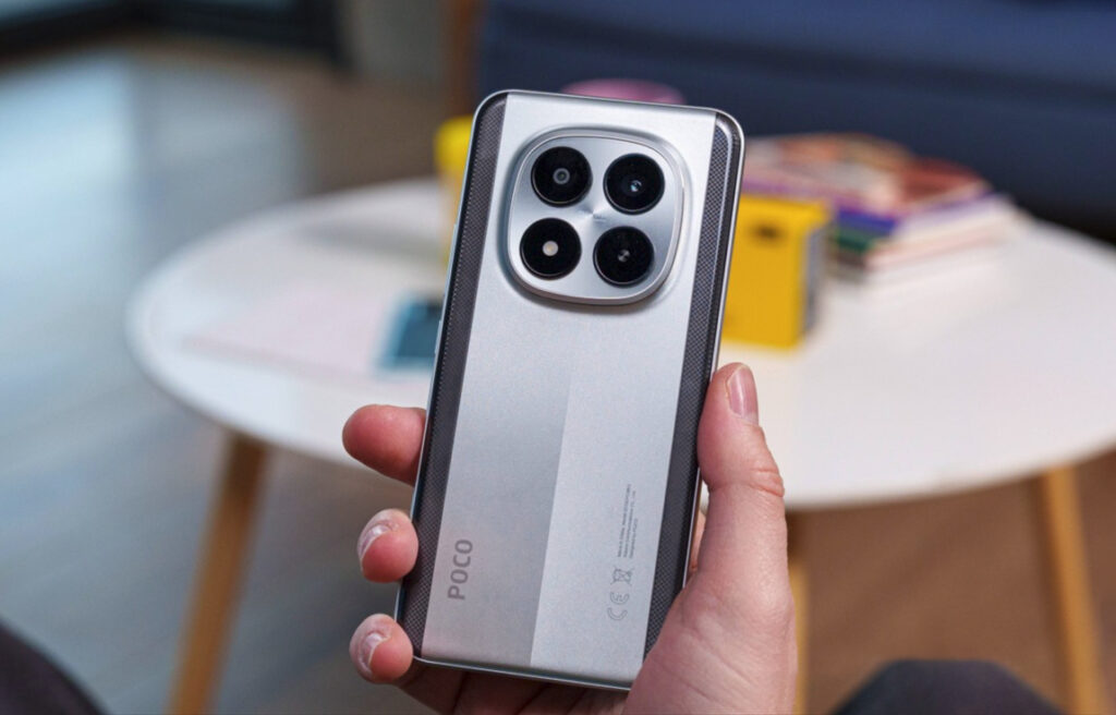 POCO M8 Pro 5G — A smartphone with OIS, IP68, and 100W charging. Clearly a performance-oriented smartphone. Image: niuxtech.lt. Photo.