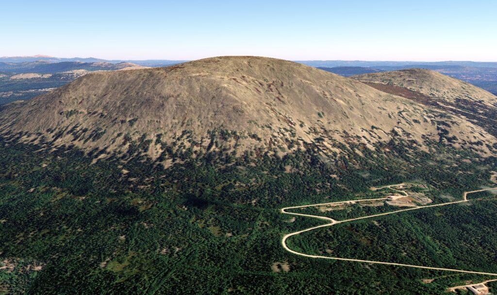 Bolshoy Yamantau — the highest peak of the Southern Urals, located in the Republic of Bashkortostan. Image source: russian7.ru. Photo.