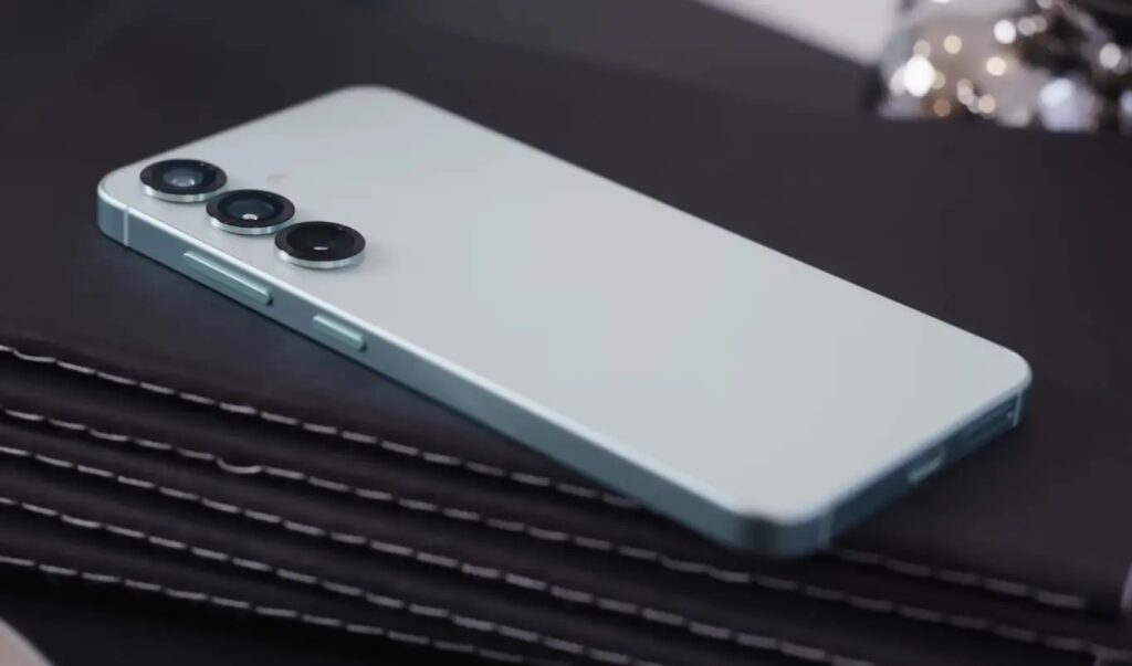 Many Samsung smartphone owners will receive the update. Image: Marques Brownlee