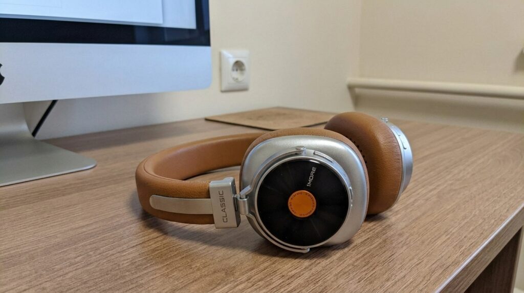 They look like they're from the 70s, but inside — Bluetooth 5.3 and noise cancellation that saves you from the neighbors' renovation