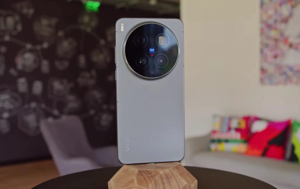 vivo X300 and all smartphones in the lineup will receive the update. Image: GSMArena Official