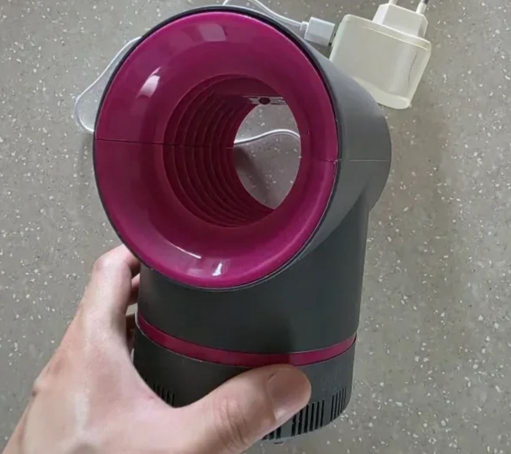 A mosquito lamp instantly solves the problem of uninvited guests