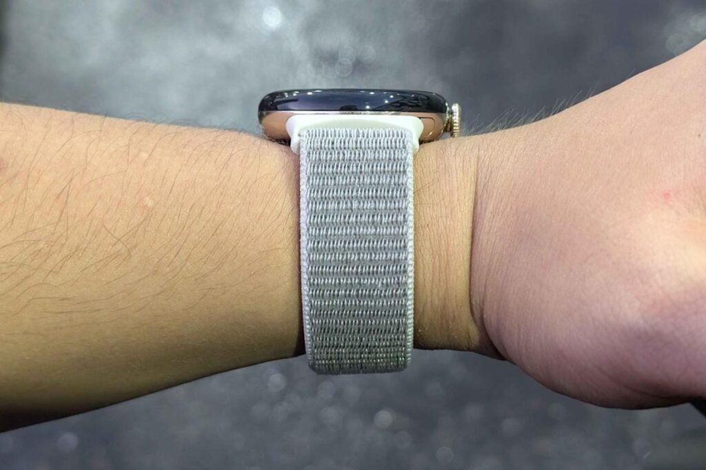 Don't overtighten the strap on your arm: it should fit "just right"