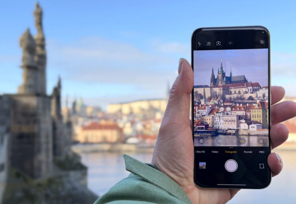 Redmi is a true mid-range camera phone, unrivaled here