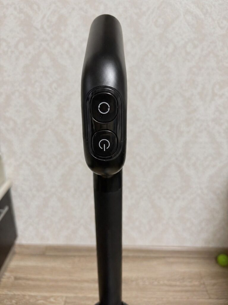 Switching between modes and turning on the vacuum is done via buttons on the handle