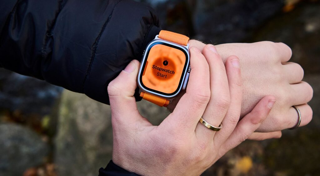 Let's figure out how to properly wear a smartwatch to avoid damaging it