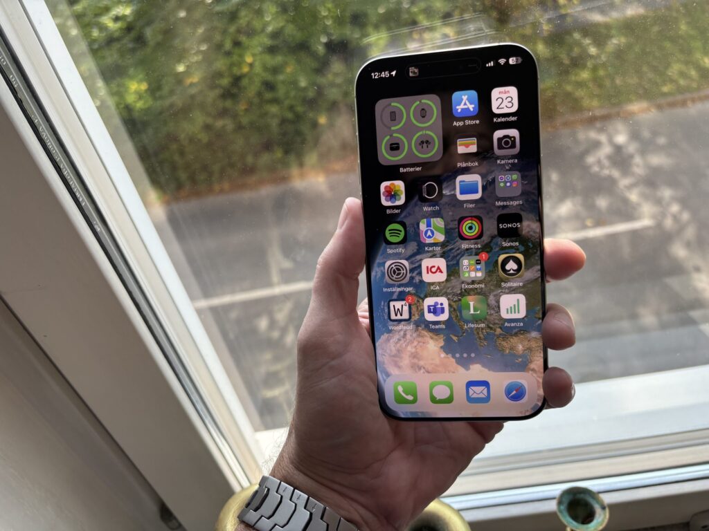 iPhone 16 Pro Max Specs: Display, Camera, and Battery Life. Display quality is also excellent. Photo.