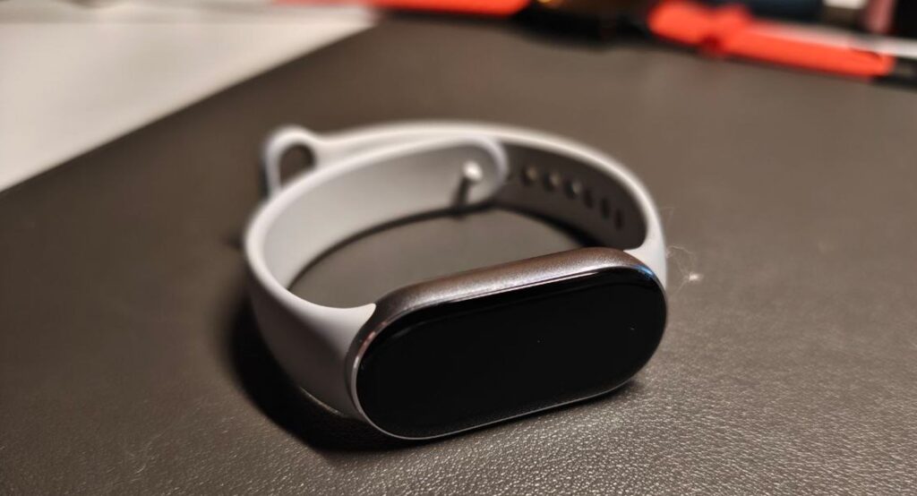 The Mi Band 10 has a pleasant-to-touch body that is extremely hard to damage