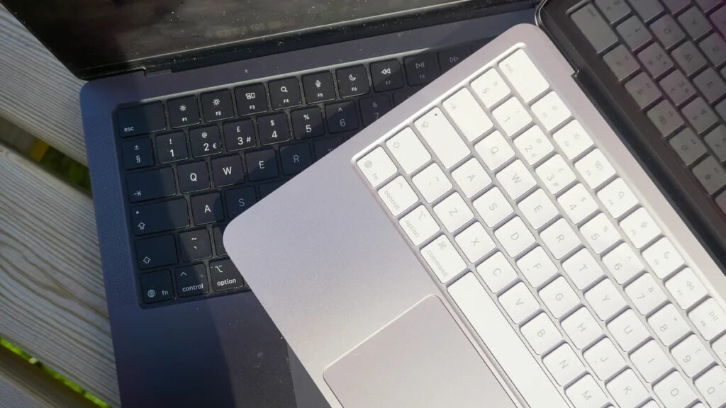 Which MacBook to Choose. The real downside of MacBook Neo — no keyboard backlighting. Can't work in the dark. Photo.