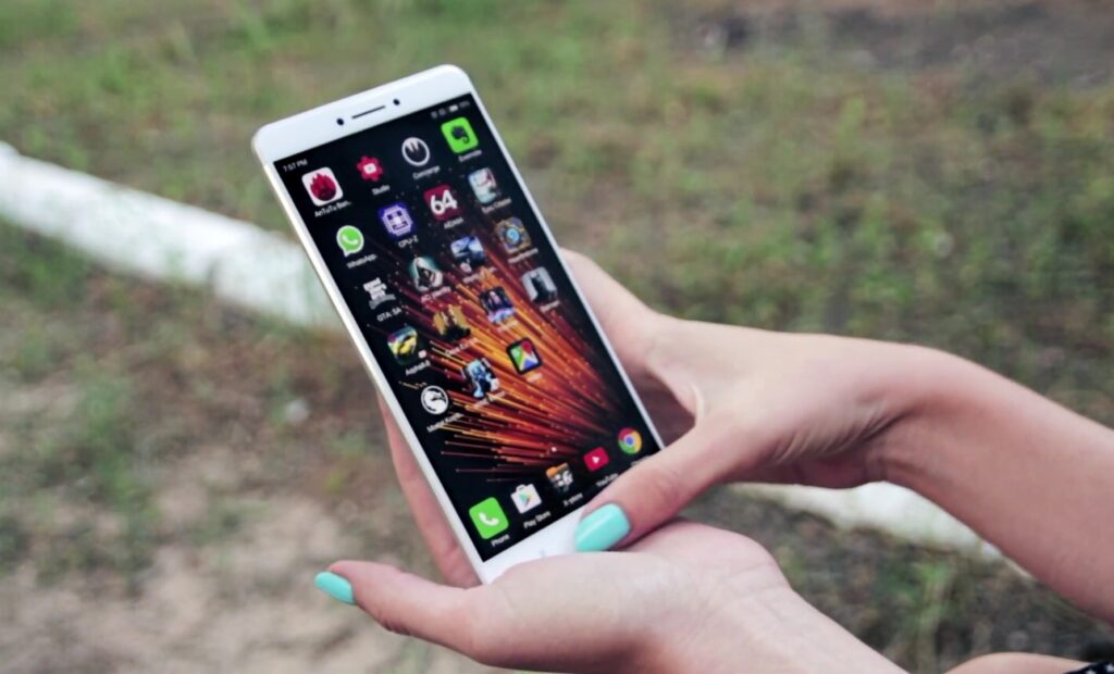 The new smartphone will remind people of the Xiaomi Mi Max lineup. Image: stupidmadworld