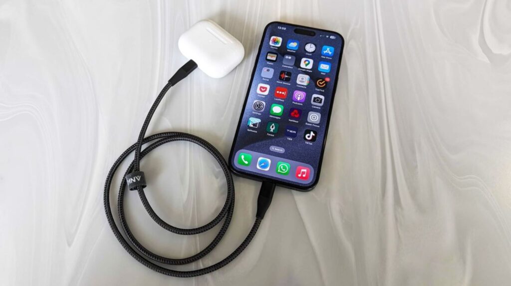 Here's what you need to know about reverse charging on a phone