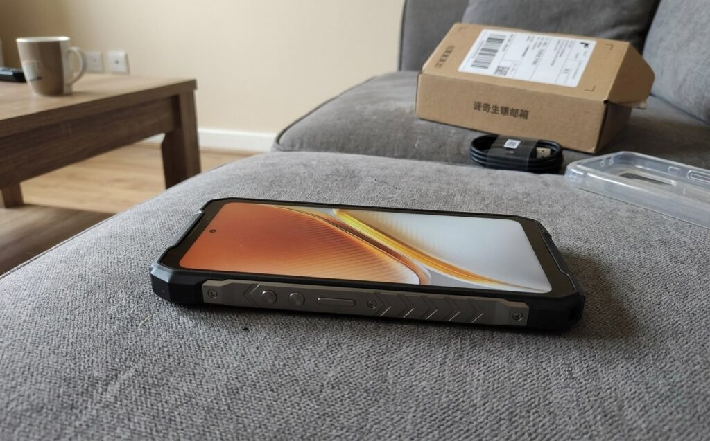 The smartphone has arrived in Russia and is on sale at a discount