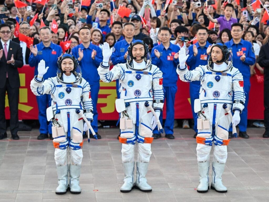 Crew of the Shenzhou-23 spacecraft. Photo.