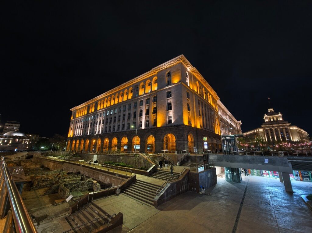 This photo was taken with the ultra-wide lens, which is the best in the entire mobile industry. Image: gsmarena.com