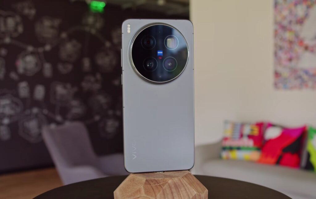 vivo X300 Ultra has appeared in Russia and is already selling at a 50% discount. Image: GSMArena Official