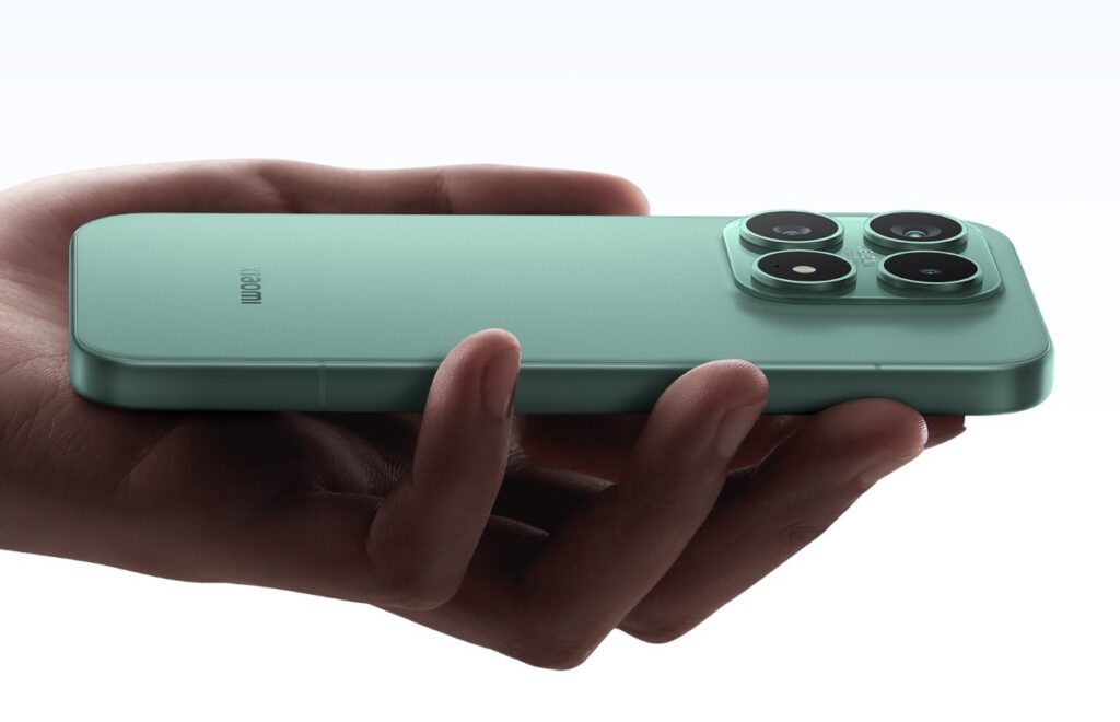 The Xiaomi 17 remains the full-fledged flagship. Image: Xiaomi