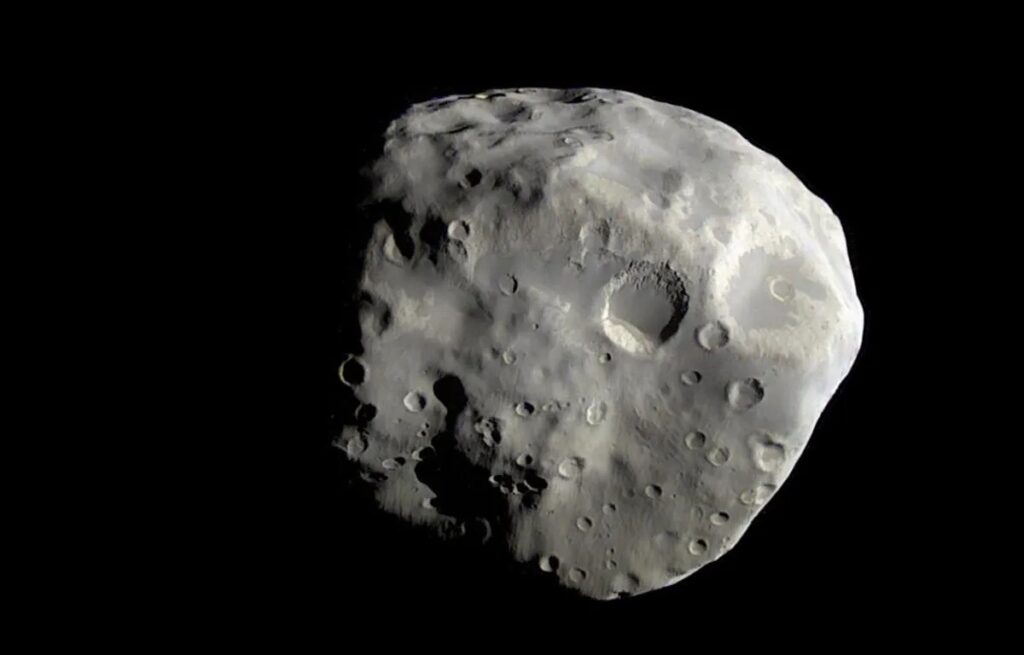 Epimetheus close-up, image from the Cassini probe at close range. Photo.