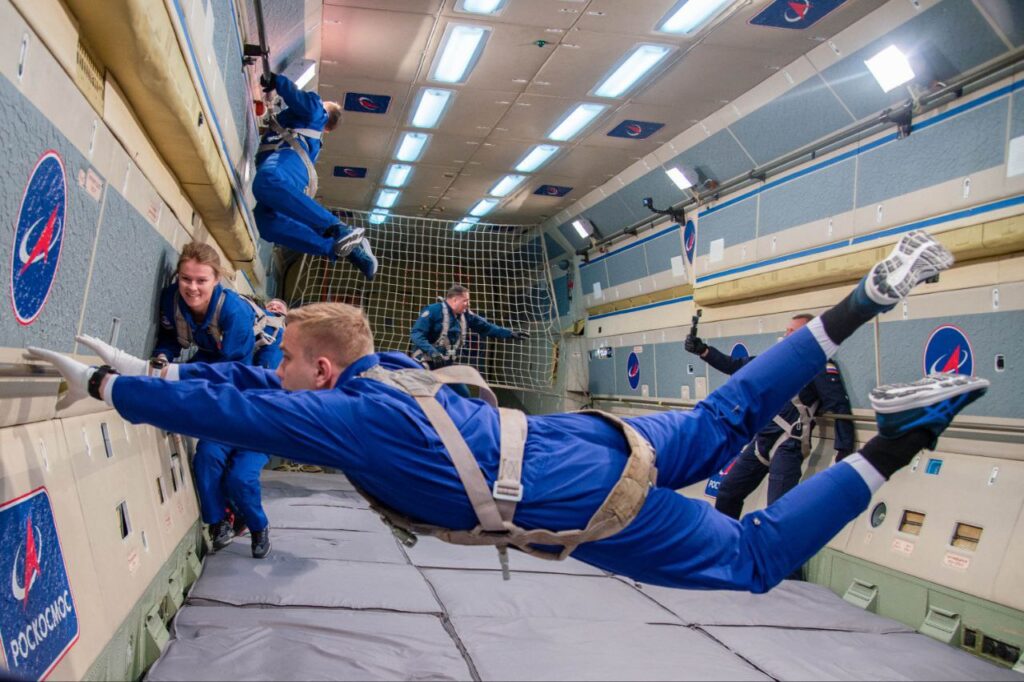 You can experience free fall right inside an airplane: that's how cosmonauts are trained. And their sensations are quite different from someone who simply fell from a height