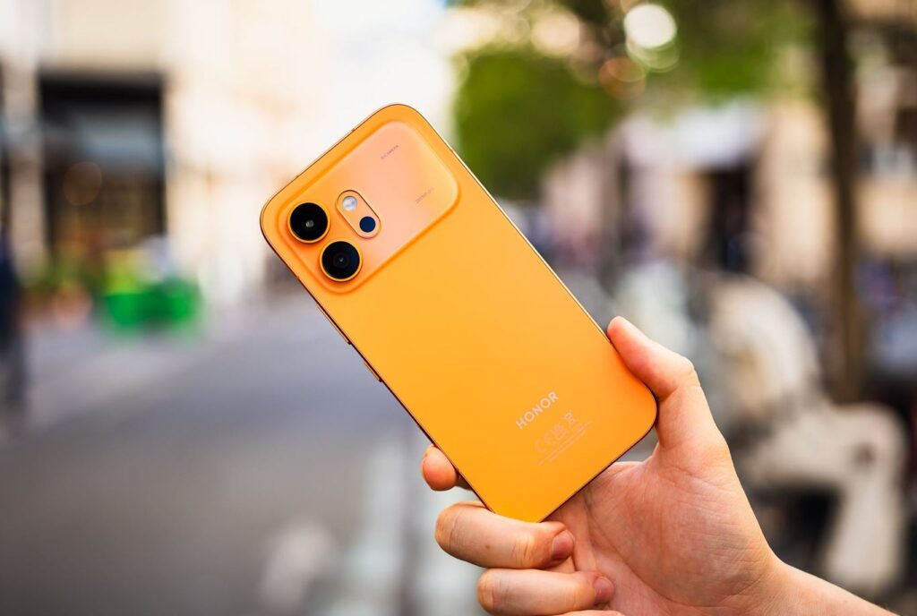 Yes, the Chinese copied the iPhone again. But it turned out well