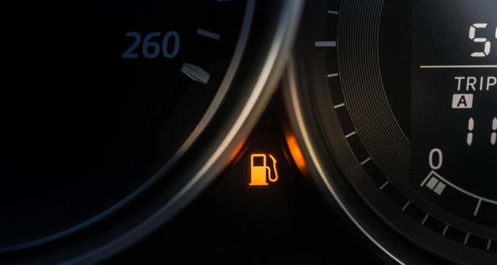 Do you wait until the tank is nearly empty before filling up? Photo.