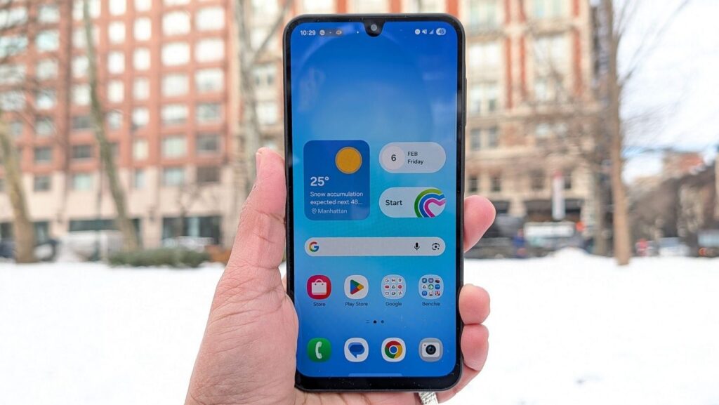 No matter how you look at it, the A17 clearly looks like a budget smartphone