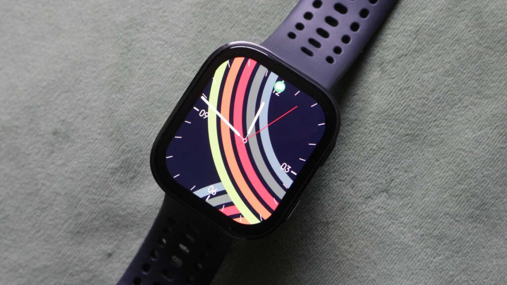 How the AirPods Pro 3 heart rate accuracy was tested. Amazfit Bip looks very similar to Apple Watch. Photo.