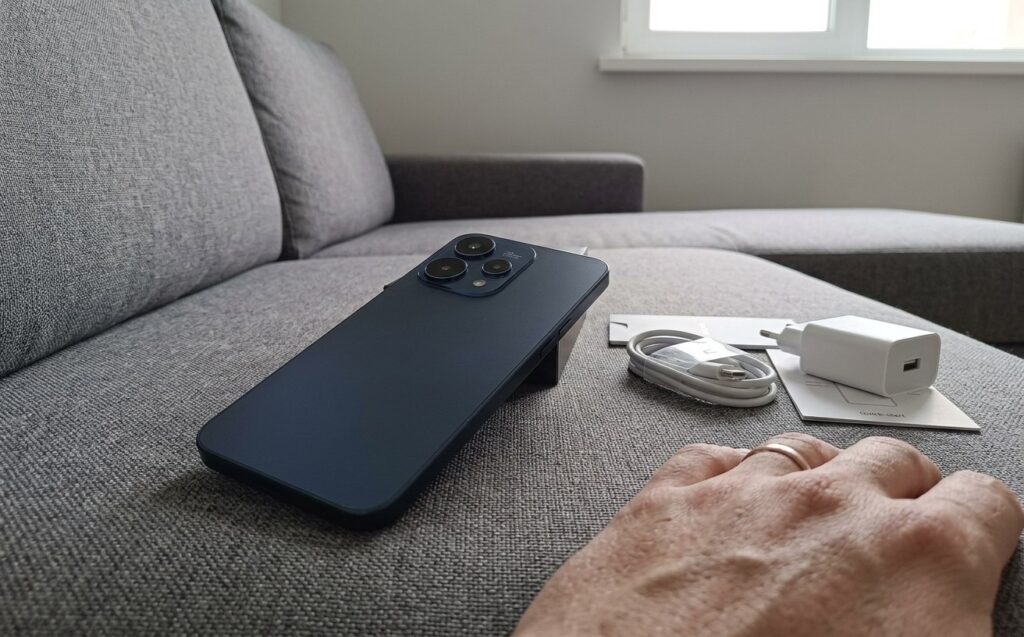 A backup phone you wouldn't be embarrassed to show people