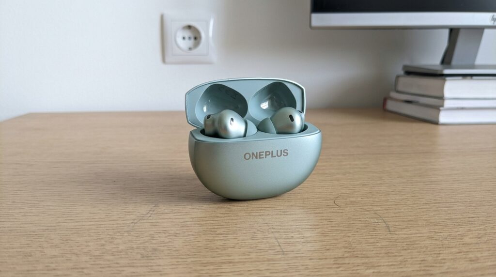 Got them in Zen Green — my wife has been asking me to order her a pair ever since