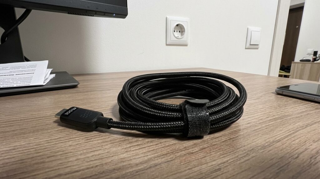 USB-C Cable for Charging MacBook. For 260 rubles — a cable that handles MacBook charging, I tested it. Photo.