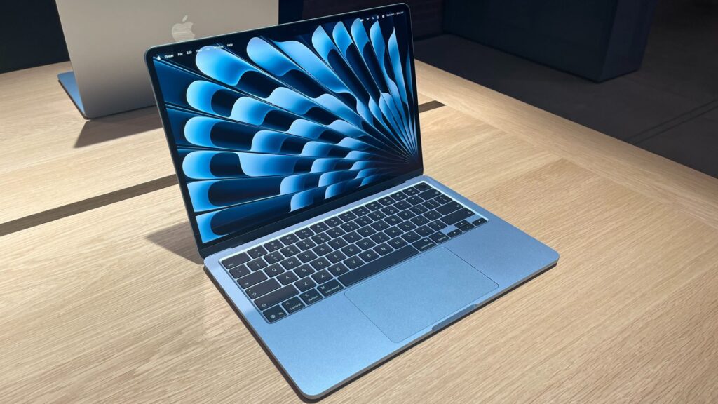 Which MacBook Air to choose in 2026. Decided to upgrade my MacBook. Photo.