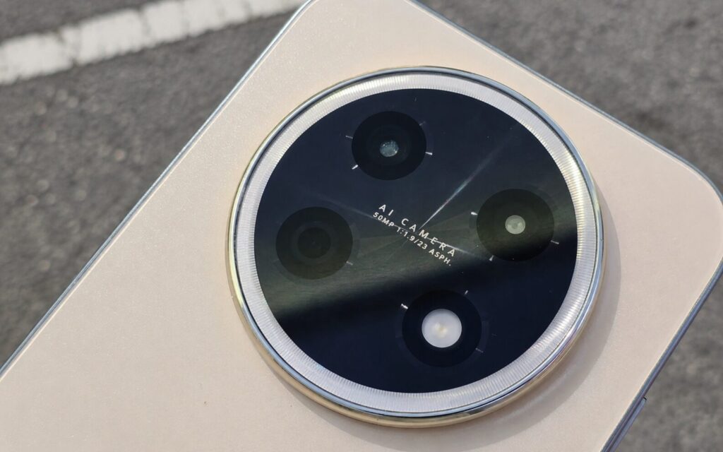 These "flagship-style" camera modules are getting really tiresome