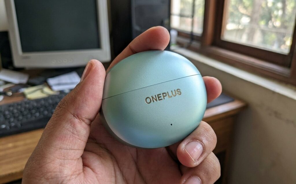 Taking a closer look at the new OnePlus Buds 4