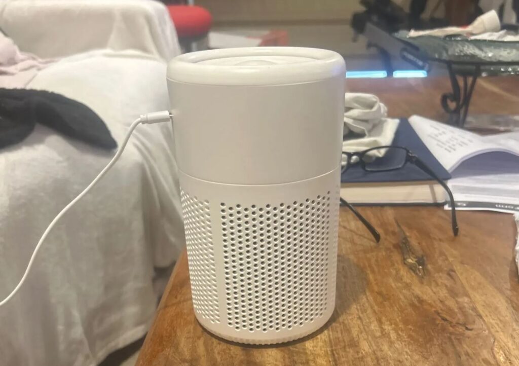 Compact air purifier for your workspace. The purifier is quite compact and easier to clean than larger alternatives. Photo.