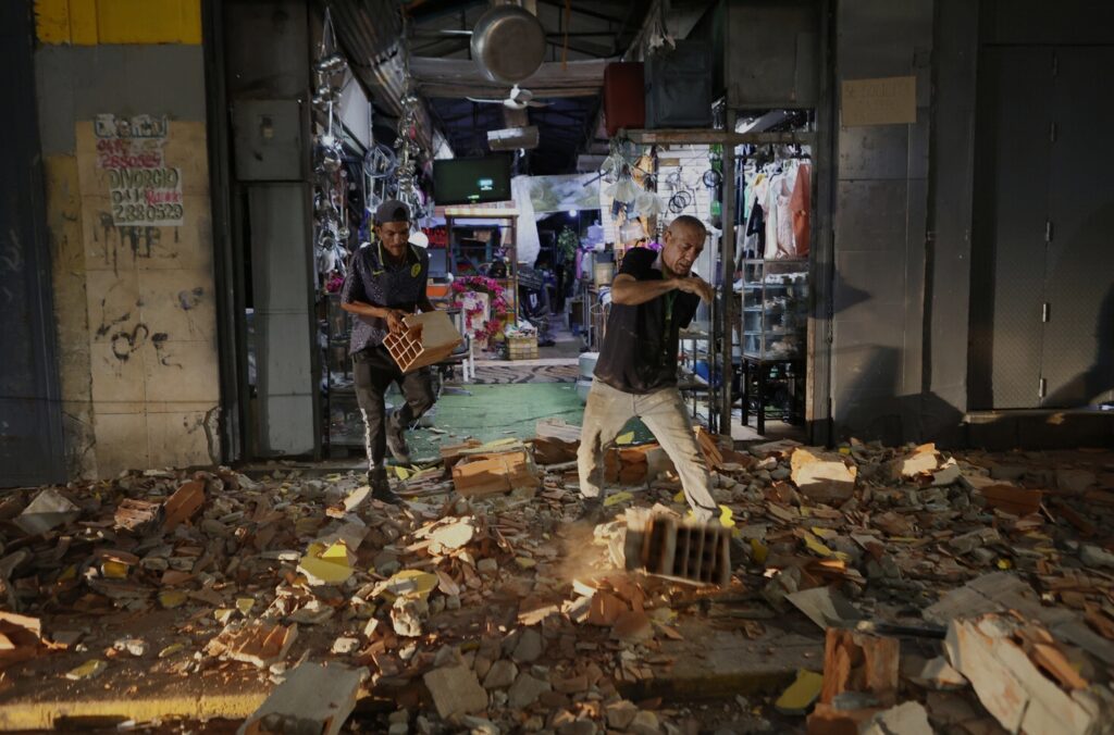 The earthquake in Venezuela may have claimed up to 100,000 lives. Photo source: Pedro Mattey/AP. Photo.