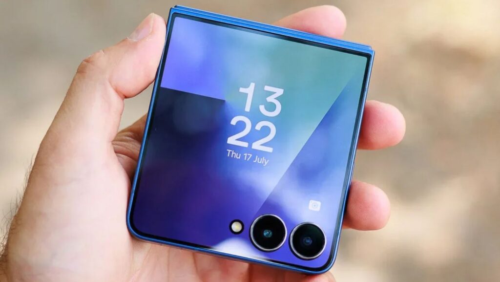 The compact clamshell was in question, but according to the latest rumors — everything's OK