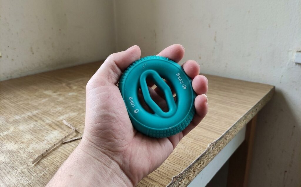 You can train your grip right during work or while driving